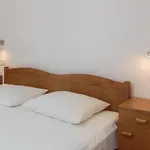 And Denis * Duće