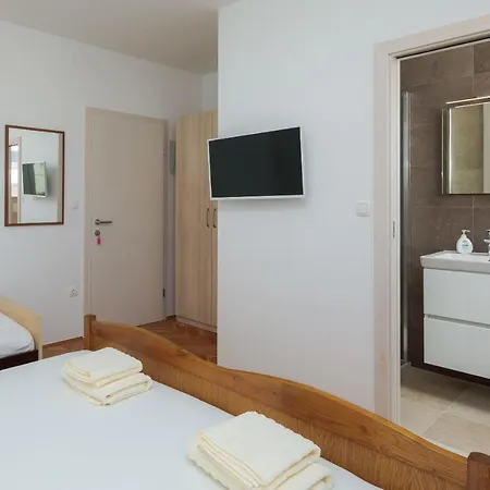 And Denis Apartment
