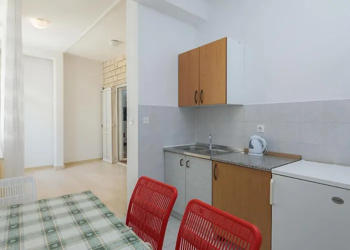 And Denis Lejlighed *