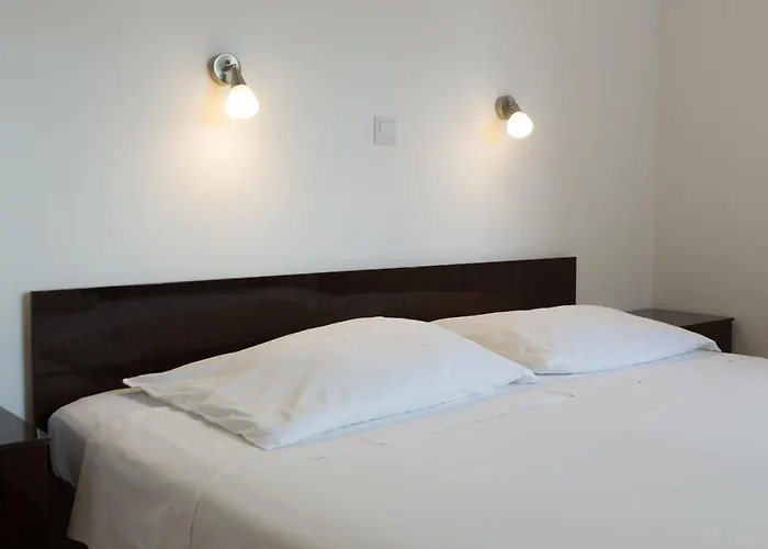 And Denis Lejlighed Duće